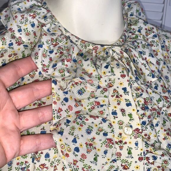 Vintage 1940’s Ruffle Button Down Sleeveless Blouse - Picture 11 of 16